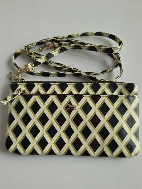 SCOUT Light Weight Crossbody Bag